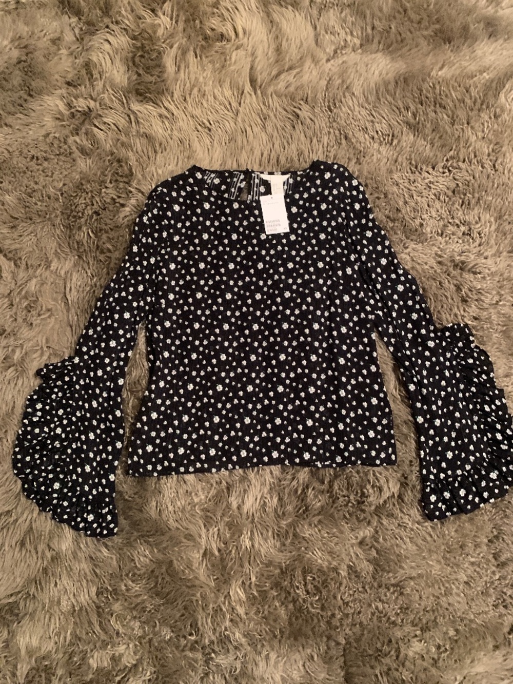 NWT H&M bell sleeves blouse